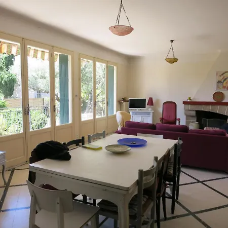 Villa Maison Lumineuse Et Spacieuse Avec Jardin Arbore *